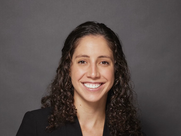 Solis Canto headshot